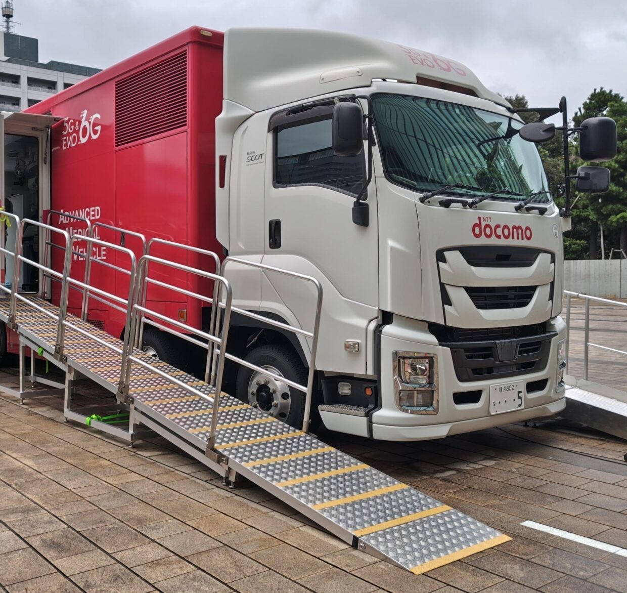 キャニスター缶交換台車