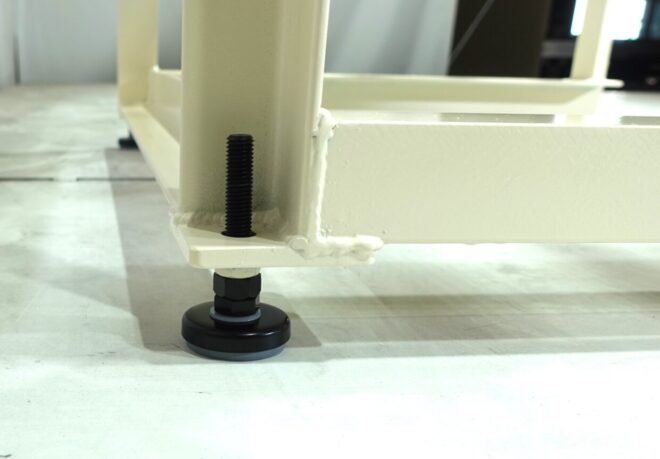 プラットフォーム階段　アジャスター