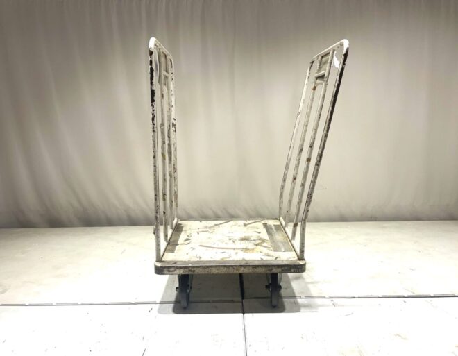 棚詰め用台車　修理前　