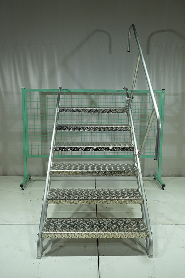 アルミ階段