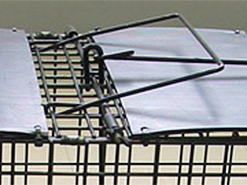 エサ掛けフックとストッパーのセット穴位置を写真のようにします