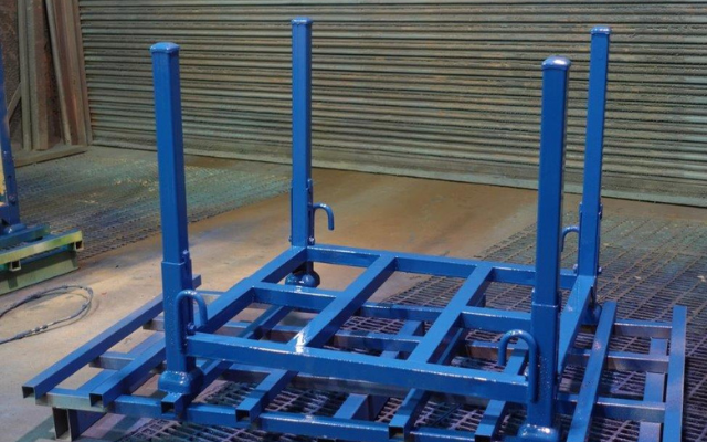 再塗装が完了し、見違える姿に生まれ変わりました。