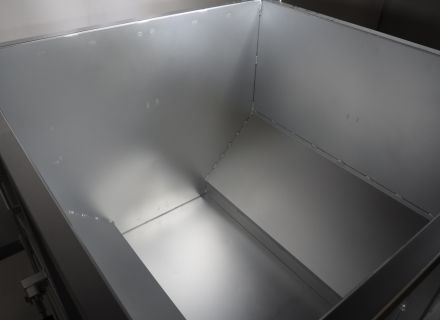 廃棄物が真ん中から落ちやすい