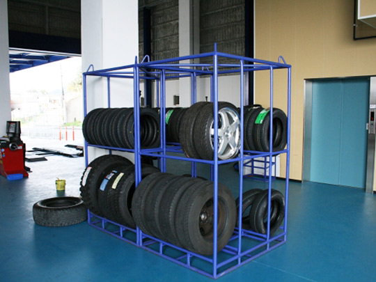 タイヤラック